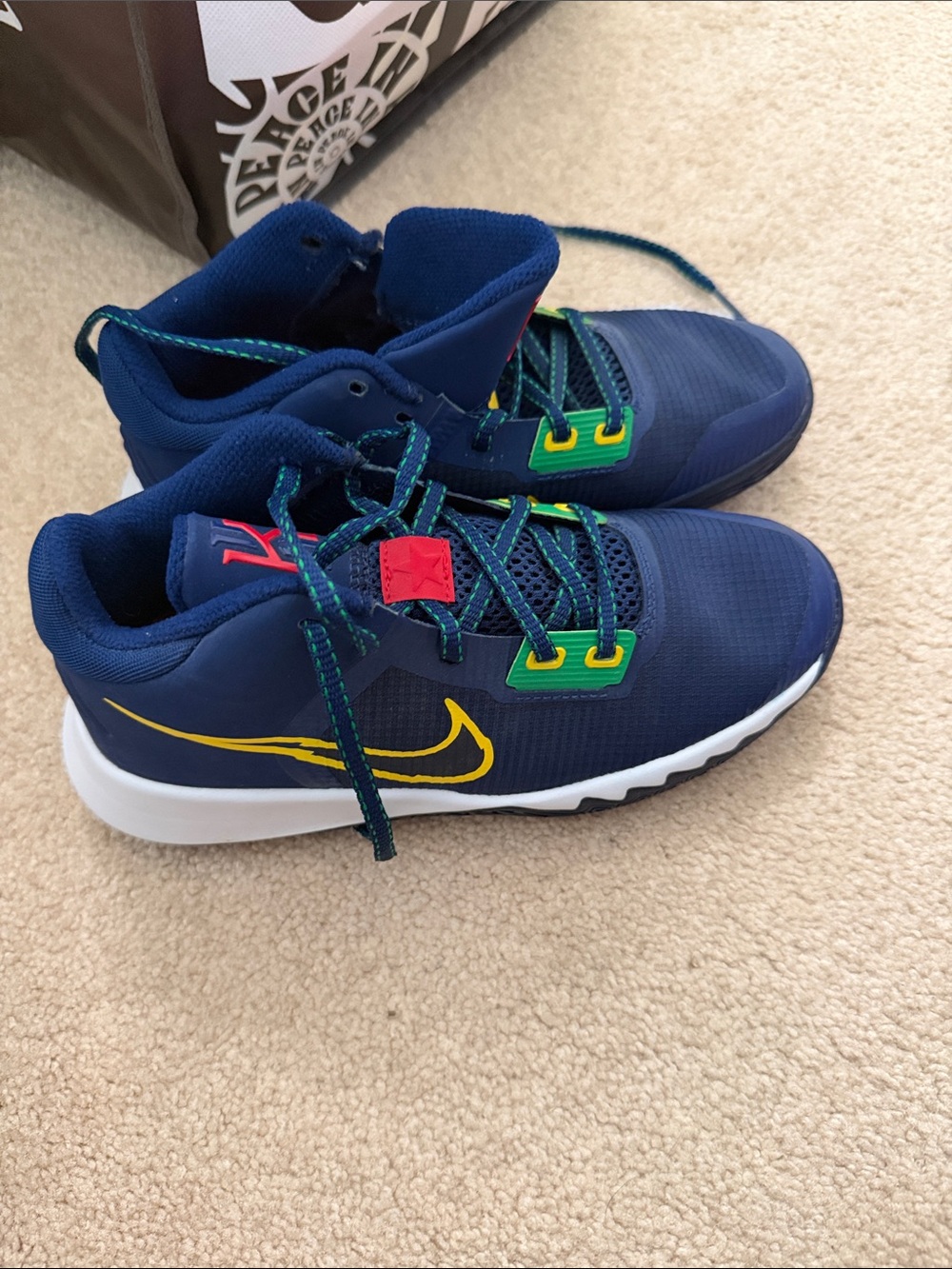 Kyrie Irving NWOT nike
